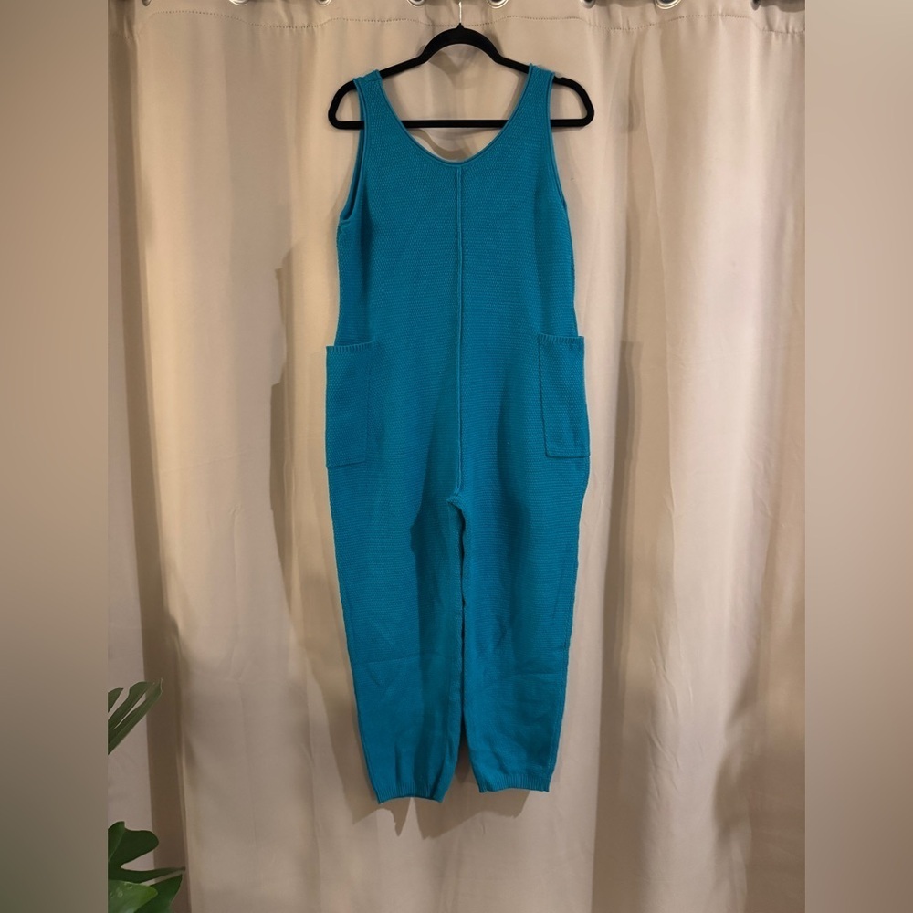 Women’s Blue Sleeveless Jumpsuit with pockets